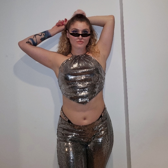 VICKY G ✨️ - Picture 2 of 5